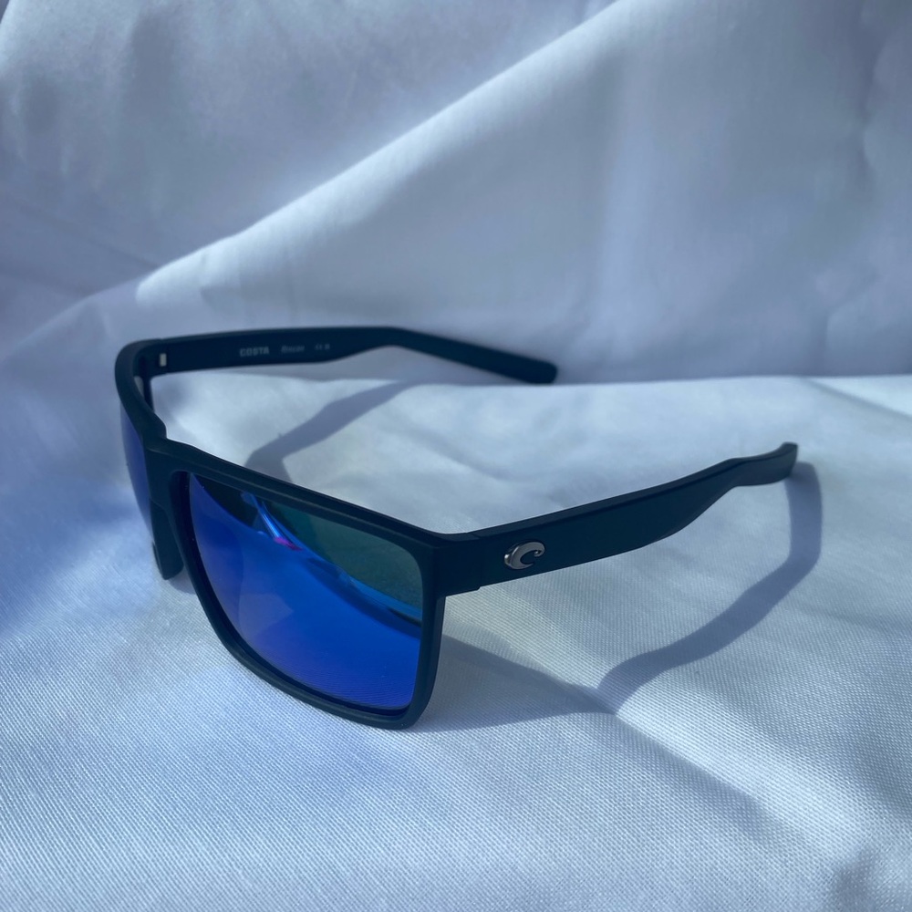 Costa Del Mar Rincon sunglasses shiny black